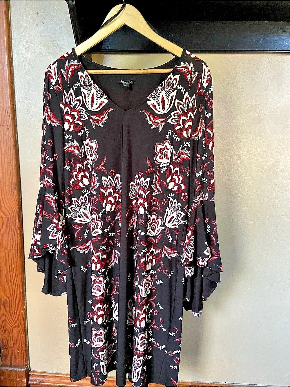 R&K Originals Floral Dress in Black & Red Like New